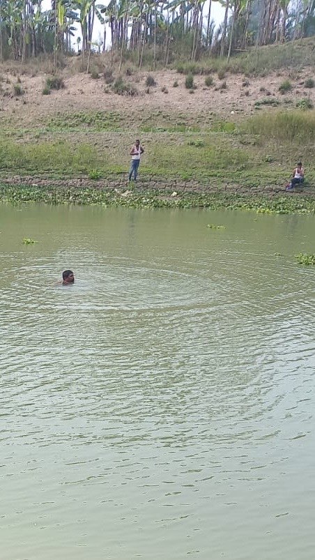 নদীতে ঝাঁপ দিয়েও রক্ষা হলো না শ্রমিক লীগ নেতা নায়েব আলীর